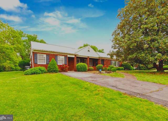 Property at 9005 Longstreet Dr, Manassas, VA 20110, 3 beds, 2 baths