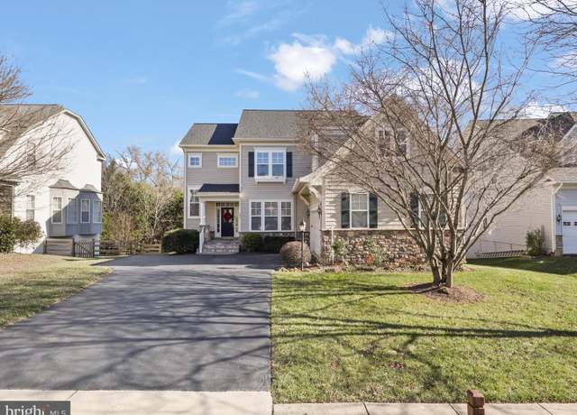 Property at 9334 Falling Water Dr, Bristow, VA 20136, 5 beds, 3.5 baths