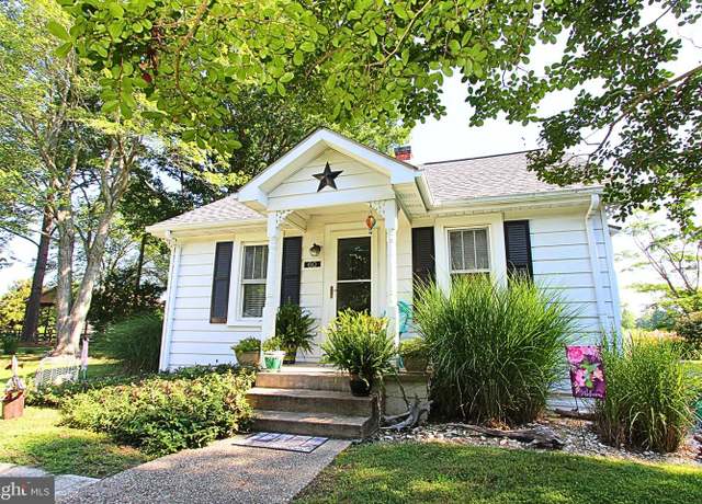 Property at 60 Branson Cove Rd, Hague, VA 22469, 2 beds, 1.5 baths