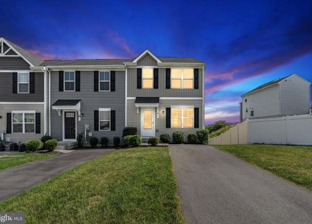 Property at 61 Sebago Pl, Martinsburg, WV 25403, 3 beds, 2.5 baths