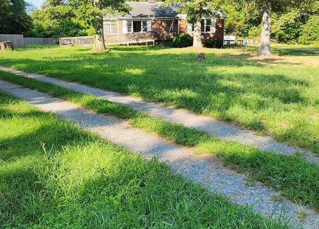 Property at 4499 Leonardtown Rd, Waldorf, MD 20601, 3 beds, 1 bath