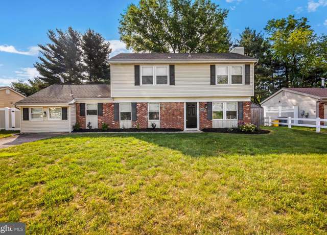 Property at 3 Regulus Dr, Turnersville, NJ 08012, 4 beds, 2.5 baths