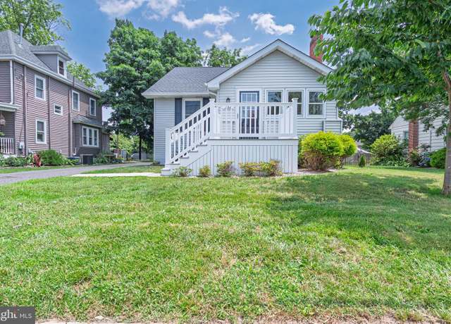 Property at 132 State St, Elmer, NJ 08318, 3 beds, 1 bath