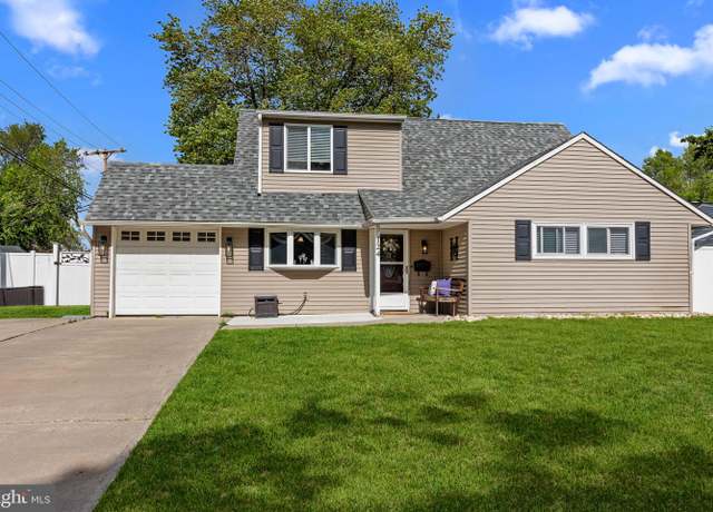 Property at 124 Highland Park Dr, Levittown, PA 19056, 5 beds, 2 baths