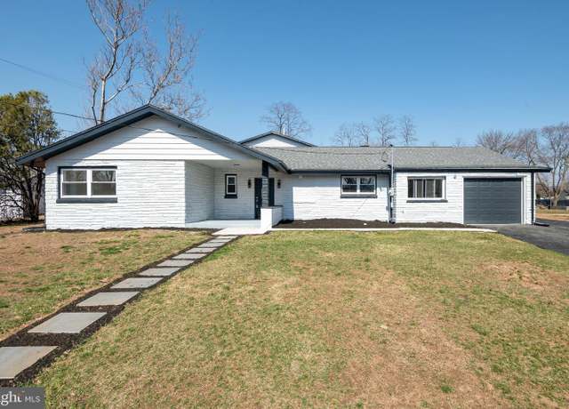 Property at 119 Marion Ave, Carlisle, PA 17013, 5 beds, 3 baths