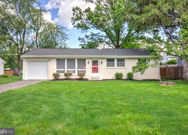 Property at 1527 Eden Rd, Lancaster, PA 17601, 3 beds, 1 bath