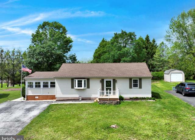 Property at 1435 Wynonah Dr, Auburn, PA 17922, 2 beds, 1.5 baths