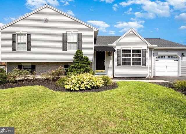 Property at 150 Farm Ln, Manchester, PA 17345, 3 beds, 2.5 baths