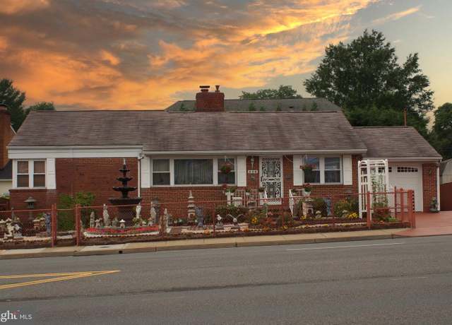 Property at 526 S Carlin Springs Rd, Arlington, VA 22204, 4 beds, 2.5 baths
