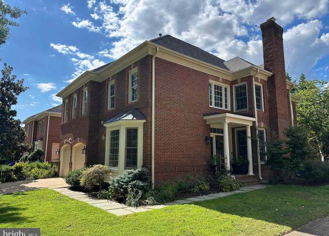 Property at 4825 26th St N, Arlington, VA 22207, 5 beds, 4.5 baths
