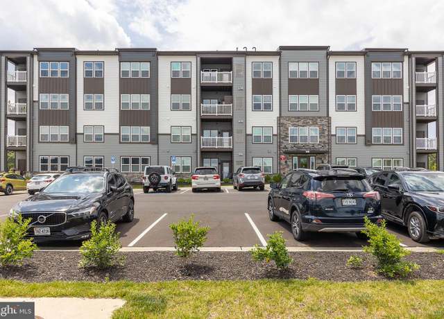 Property at 140 Mccormick Cir #403, Winchester, VA 22602, 2 beds, 2 baths