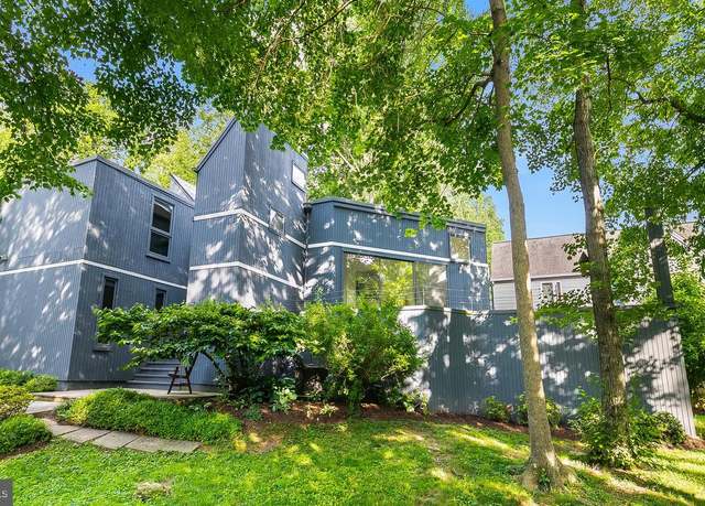 Property at 6885 Melrose Dr, Mclean, VA 22101, 5 beds, 2.5 baths