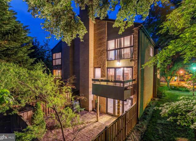 Property at 3131 Eakin Park Ct, Fairfax, VA 22031, 3 beds, 3 baths