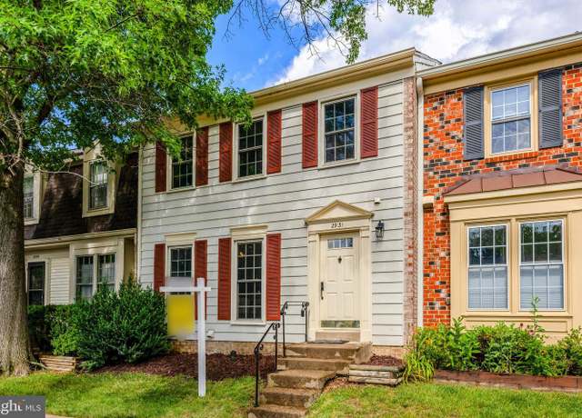 Property at 2931 Village Spring Ln, Vienna, VA 22181, 3 beds, 3.5 baths