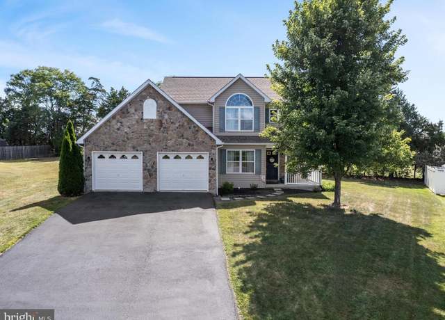 Property at 25 Ruskin Ct, Inwood, WV 25428, 3 beds, 2.5 baths