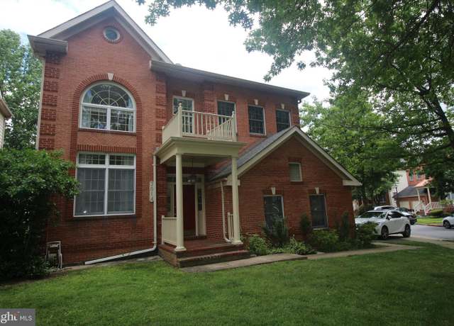 Property at 3014 Windy Knoll Ct, Rockville, MD 20850, 4 beds, 3.5 baths