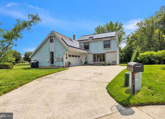 Property at 24 West Daisy Ln, Mount Laurel, NJ 08054, 4 beds, 2.5 baths