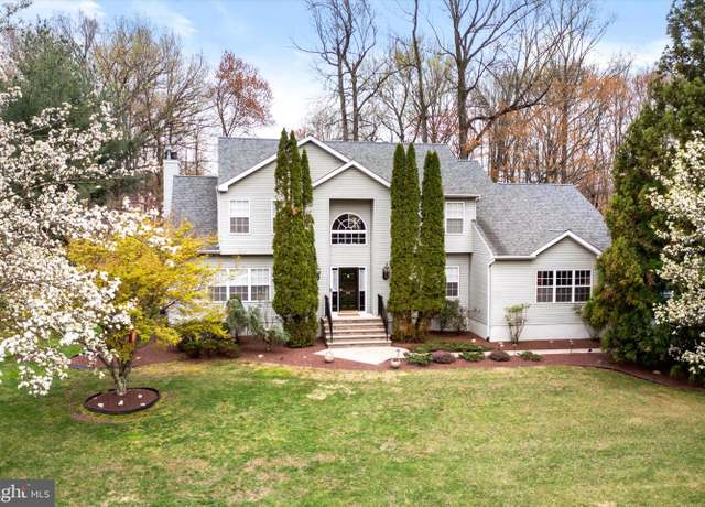 Property at 26 Arnold Ln, Robbinsville, NJ 08691, 5 beds, 3.5 baths