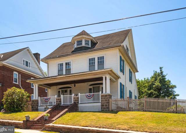 Property at 510 E Main St, Birdsboro, PA 19508, 4 beds, 2 baths