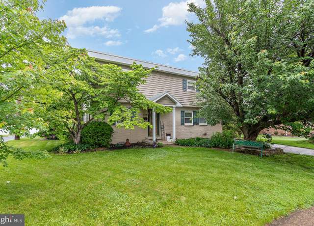 Property at 1003 Apple Dr, Mechanicsburg, PA 17055, 4 beds, 1.5 baths