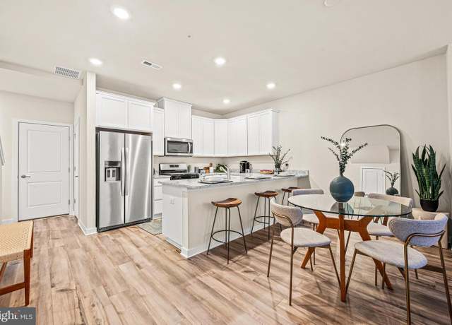 Property at 733 Platinum Dr, Phoenixville, PA 19460, 2 beds, 3 baths
