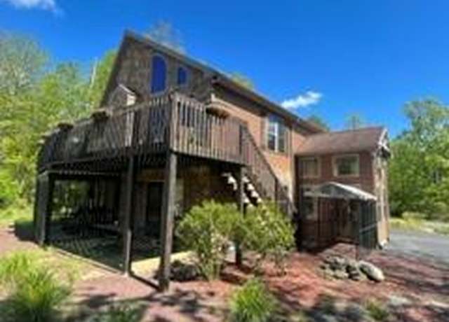 Property at 125 Pebble Beach Dr, Hazleton, PA 18202, 3 beds, 3 baths