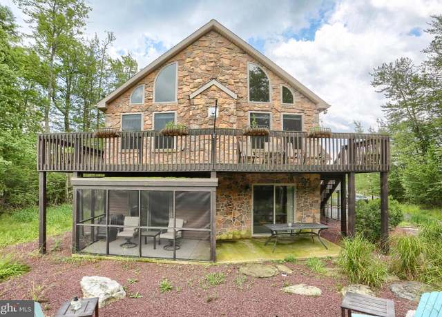 Property at 125 Pebble Beach Dr, Hazleton, PA 18202, 3 beds, 3 baths
