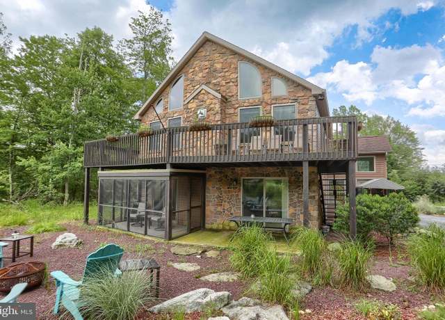 Property at 125 Pebble Beach Dr, Hazleton, PA 18202, 3 beds, 3 baths