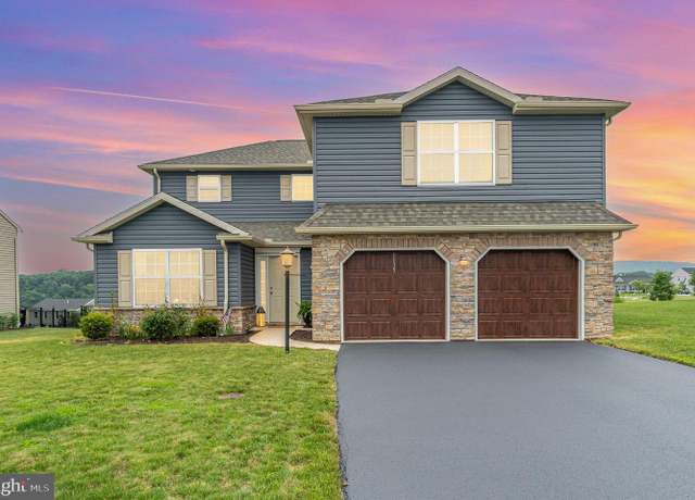 Property at 1133 Park Ave, Dillsburg, PA 17019, 4 beds, 3.5 baths