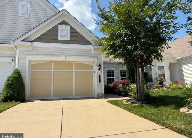 Property at 213 Long Point Dr, Fredericksburg, VA 22406, 2 beds, 2 baths
