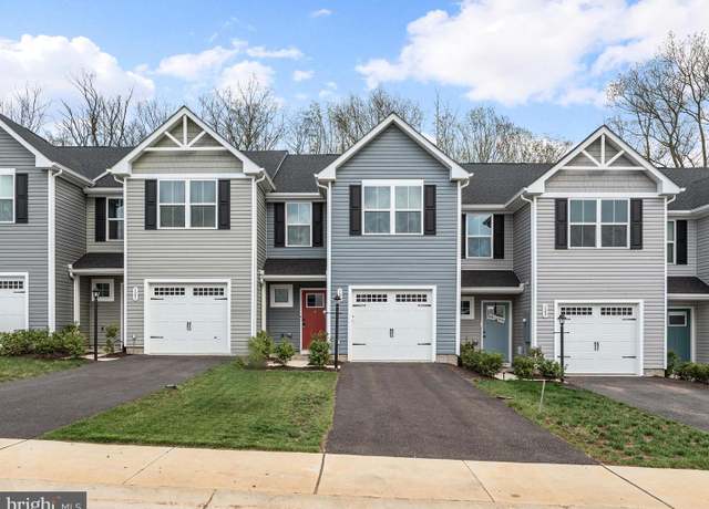 Property at 125 Gunnison Dr, Hedgesville, WV 25427, 3 beds, 2.5 baths