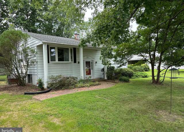 Property at 24435 Lakeland Dr, Hollywood, MD 20636, 4 beds, 1.5 baths
