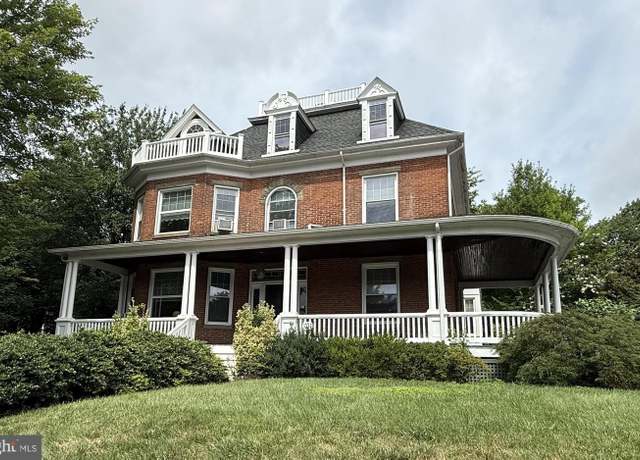 Property at 1011 Oak Hill Ave, Hagerstown, MD 21742, 4 beds, 3 baths