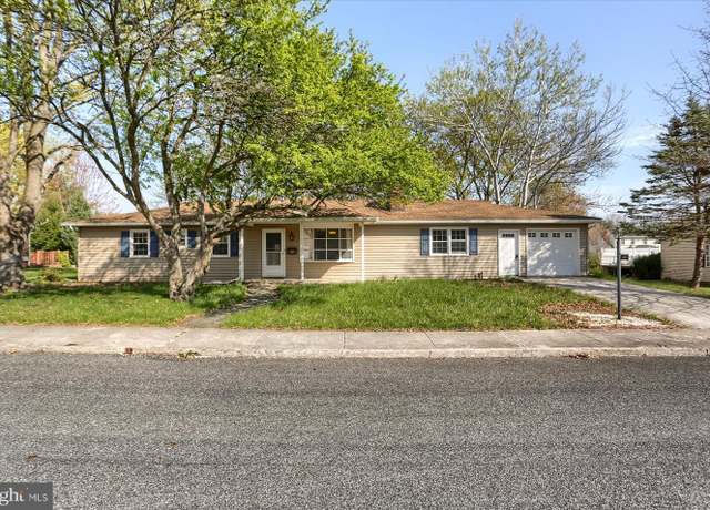 Property at 230 Ewell Ave, Gettysburg, PA 17325, 4 beds, 2 baths