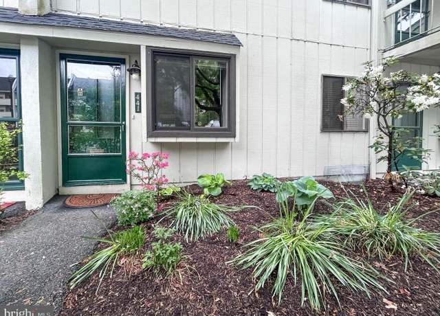 Property at 441 Summit House #441, West Chester, PA 19382, 2 beds, 1.5 baths