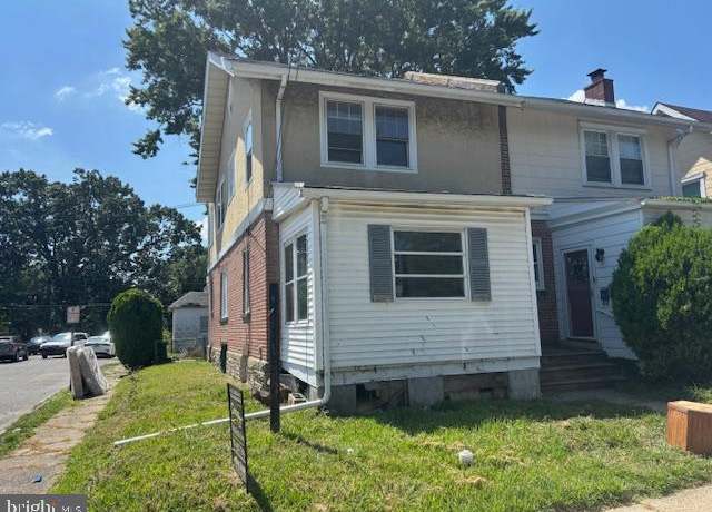 Property at 216 Woodlawn Ave, Collingdale, PA 19023, 3 beds, 1.5 baths