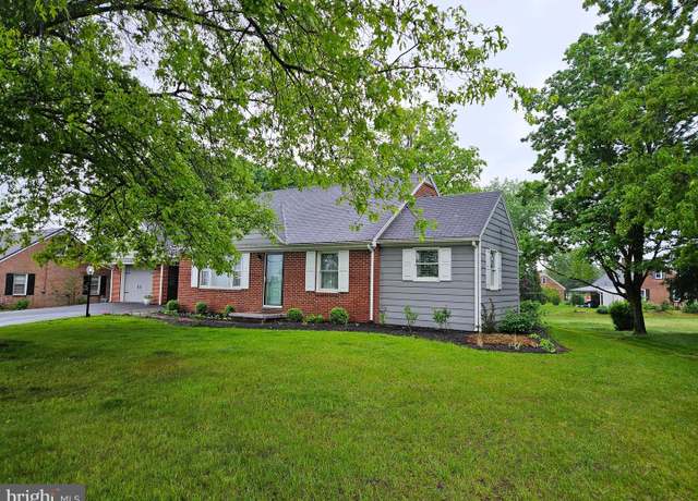 Property at 151 Amsley Dr, Chambersburg, PA 17202, 4 beds, 2.5 baths