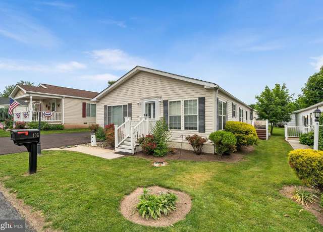 Property at 106 Lilac Pl, Royersford, PA 19468, 3 beds, 2 baths