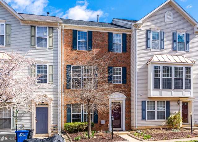 Property at 13674 Saint Johns Wood Pl, Herndon, VA 20171, 4 beds, 3 baths
