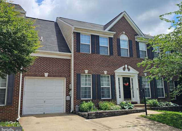 Property at 8645 Adrienne Pl, Manassas, VA 20110, 4 beds, 3.5 baths