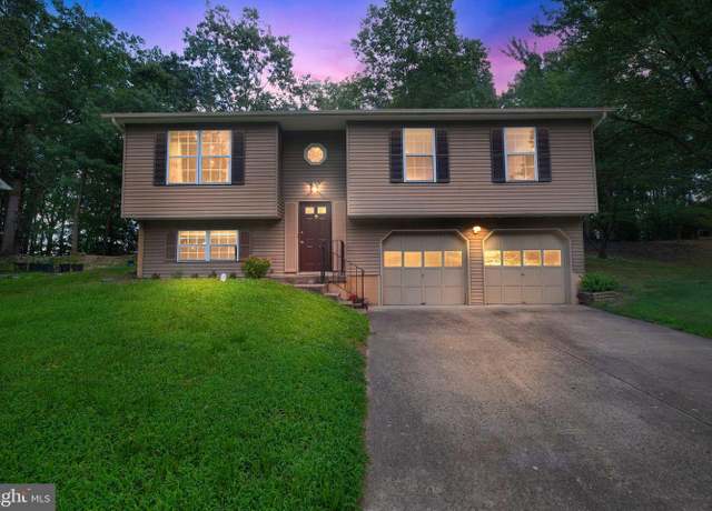 Property at 18245 Linton Ct, Dumfries, VA 22026, 4 beds, 2.5 baths