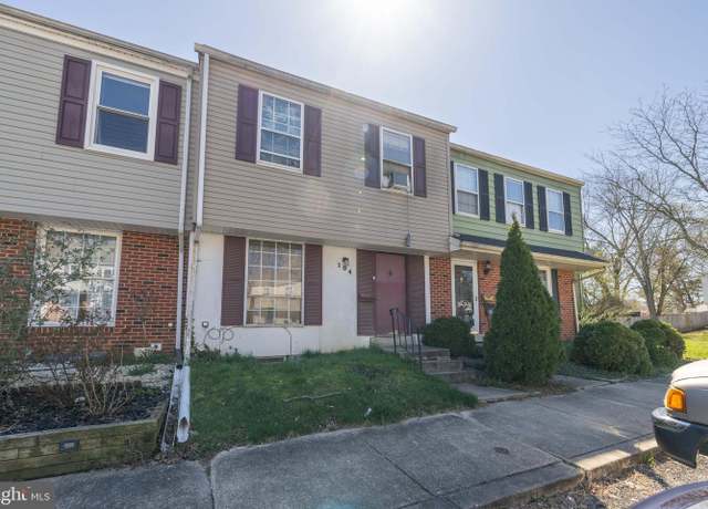 Property at 104 Elliott St, Newark, DE 19713, 5 beds, 2 baths