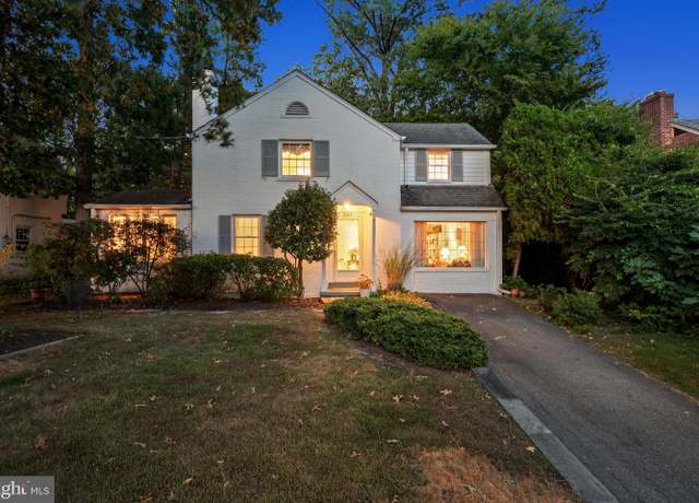 Property at 6107 Massachusetts Ave, Bethesda, MD 20816, 4 beds, 2.5 baths