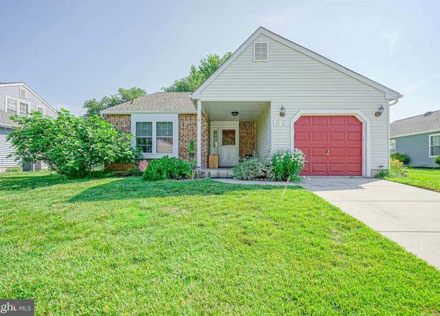 Property at 144 Lakebridge Dr, Deptford, NJ 08096, 2 beds, 1.5 baths