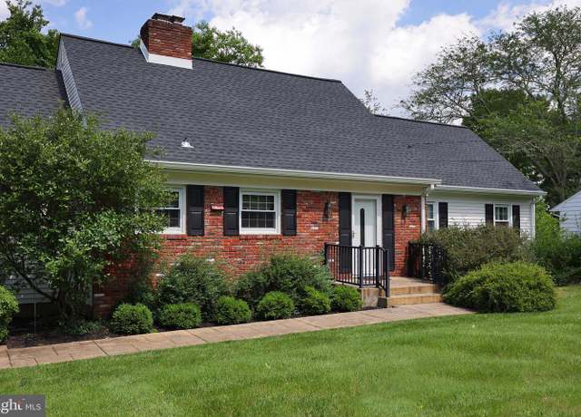 Property at 9 Morningside Dr, Pennington, NJ 08534, 4 beds, 2 baths