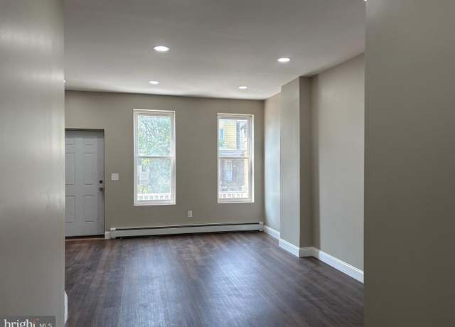 Property at 109 Walnut Ave, Trenton, NJ 08609, 3 beds, 1.5 baths