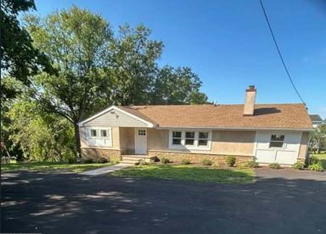 Property at 1870 Bristol Rd, Southampton, PA 18966, 4 beds, 3 baths