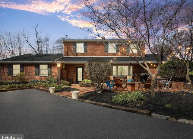 Property at 2051 Guilford Station Rd, Chambersburg, PA 17202, 4 beds, 2 baths