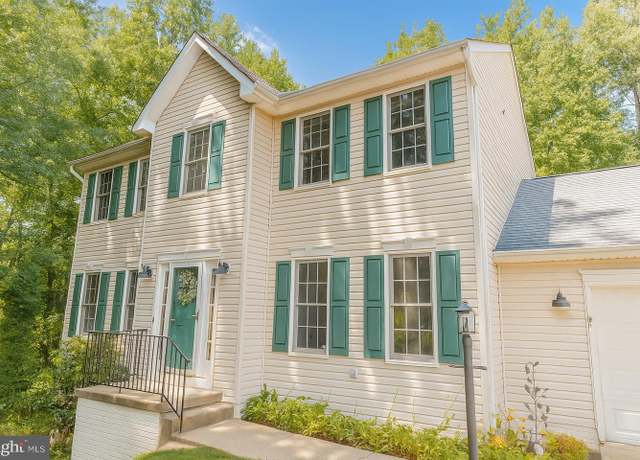 Property at 73 Village Grove Rd, Fredericksburg, VA 22406, 6 beds, 3.5 baths