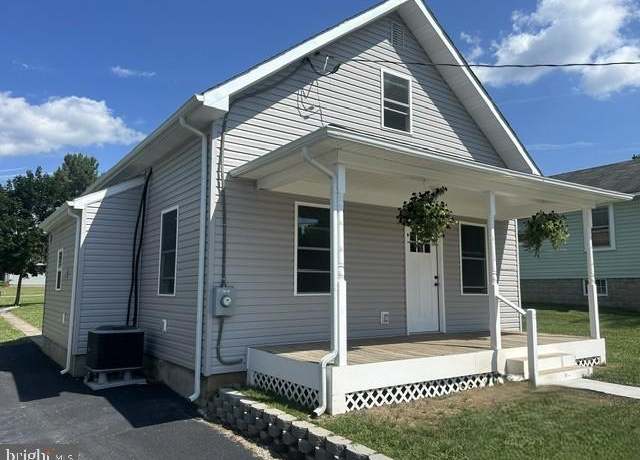Property at 83 Jackson St, Paw Paw, WV 25434, 3 beds, 2 baths